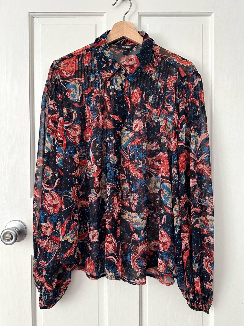 NEW! Express Navy Sheer Button-Up Pintuck Blouse Blue Red Floral Design Size L